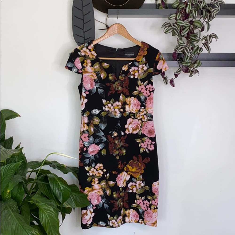 Connected apparel floral fitted dress size 6